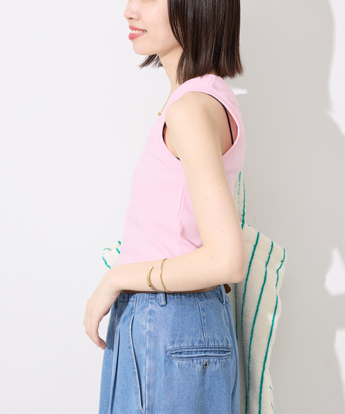 SLOBE IENA(スローブイエナ)の「《シリーズあり》コットンリブタンクトップ(タンクトップ・レディース・チャコールグレー/ホワイト/ピンク/ボルドー・FREE)」の17枚目の写真