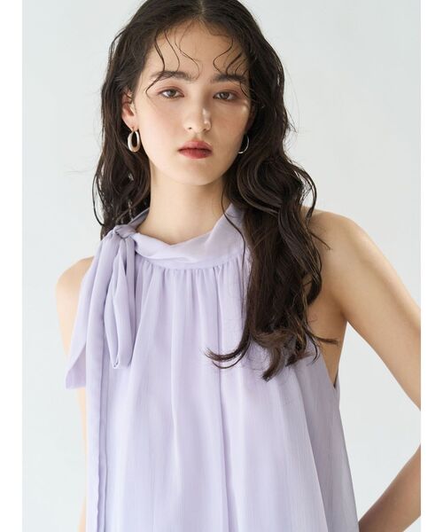 LAGUNAMOON(ラグナムーン)の「アメスリボータイブラウス 【夏服】 【オフィスカジュアル】【シアートップス】(シャツ/ブラウス・レディース・ラベンダー/ブラウン/アイボリー・FREE)」の4枚目の写真