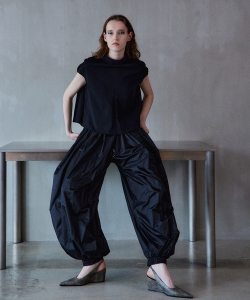 MAISON SPECIAL(メゾンスペシャル)の「Sheer Nylon Balloon Pants/シアーナイロンバルーンパンツ(その他パンツ・レディース・ブラック/イエロー/ピンク・36/38)」の2枚目の写真