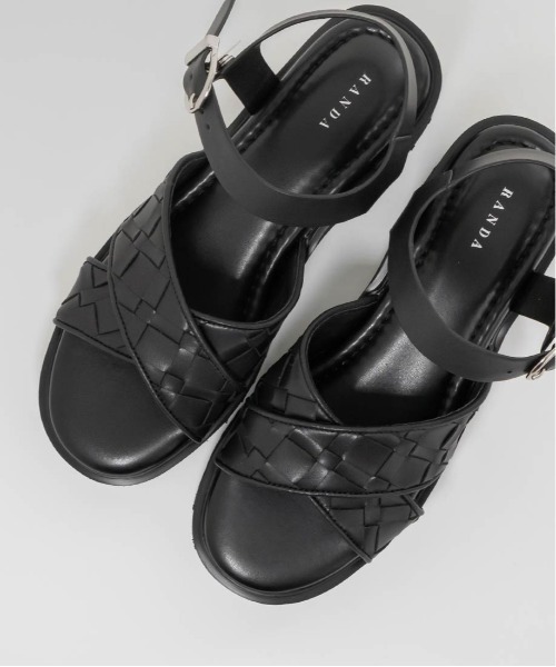 RANDA(ランダ)の「ウーブンデザインクロスベルトサンダル(サンダル・レディース・ブラック/ブラウン・M/S/L/LL)」の11枚目の写真