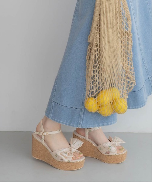 RANDA(ランダ)の「【Lemon Collection】レモンプリントリボンウェッジサンダル(サンダル・レディース・ブラック/ピンク/アイボリー・S/M/L/LL)」の6枚目の写真