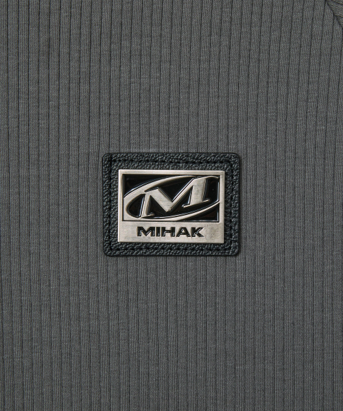 MIHAK(ミハク)の「メタルプレートマッスルフィットヘンリーネックTシャツ(チャコール)(Tシャツ/カットソー・メンズ・その他・1/4/3/2)」の7枚目の写真