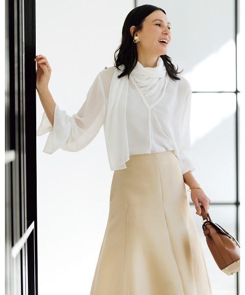 DoCLASSE( ドゥクラッセ)の「シアーシフォン・ストールブラウス(シャツ/ブラウス・レディース・ホワイト/ペールイエロー・11/7/9)」の1枚目の写真