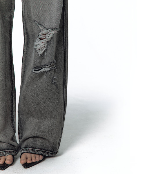 KASHIKO(カシコ)の「Milk Ripped Wide Jeans Light Gray(デニムパンツ・レディース・その他・MEDIUM/SMALL)」の11枚目の写真