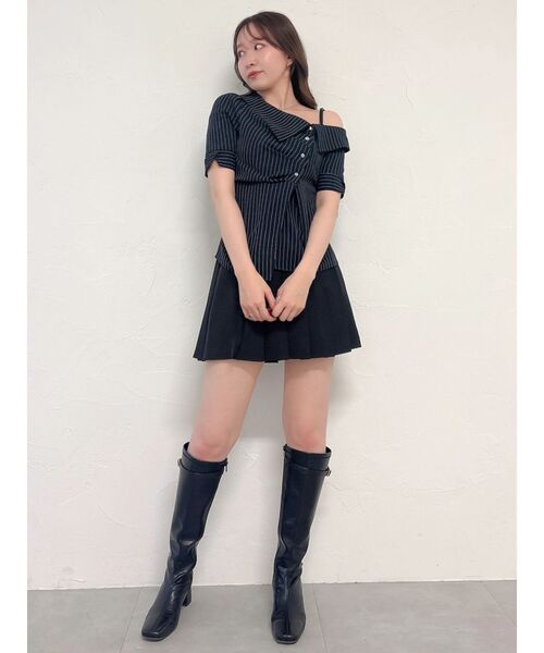 dazzlin（ダズリン）の「デザインカラーワンショルシャツ（シャツ/ブラウス・レディース・ネイビー/オフホワイト/グレー・FREE）」の4枚目の写真