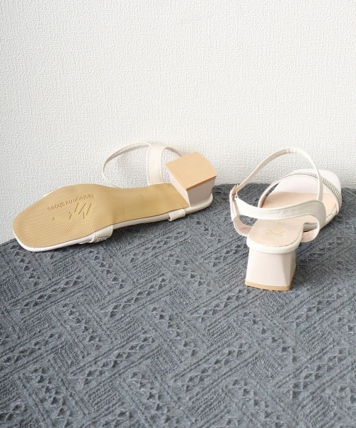 Miniministore(ミニミニストア)の「ストラップサンダル キラキラ 夏 美脚(サンダル・レディース・ブラック/オフホワイト・22.5cm/23.5cm/24.5cm/23.0cm/24.0cm/25.0cm)」の5枚目の写真