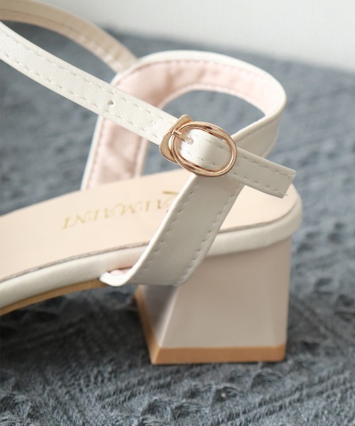 Miniministore(ミニミニストア)の「ストラップサンダル キラキラ 夏 美脚(サンダル・レディース・ブラック/オフホワイト・22.5cm/23.5cm/24.5cm/23.0cm/24.0cm/25.0cm)」の3枚目の写真