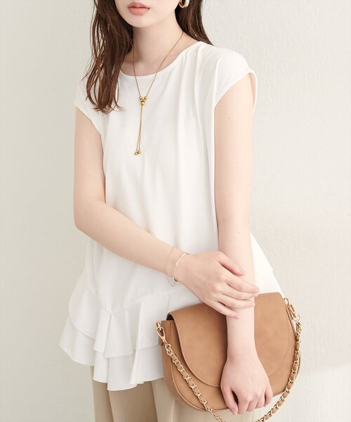 natural couture（ナチュラルクチュール）の「裾口ラッフル切替フレンチスリーブTOPS（Tシャツ/カットソー・レディース・サックスブルー/オフホワイト/ブラック・FREE）」の4枚目の写真