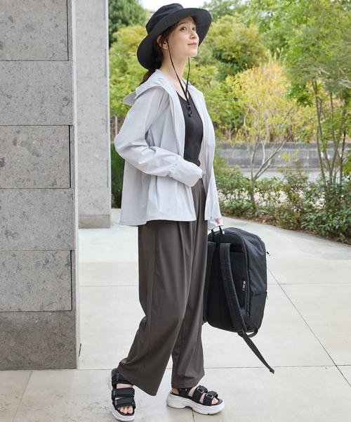 Honeys（ハニーズ）の「【ハニさら・接触冷感・速乾ドライ・抗菌防臭・ＵＶカット】大人のストレートパンツ（スラックス・レディース・ブラック/ブラウン/チャコール/グレイッシュベージュ・3L/L/LL/M/S）」の9枚目の写真