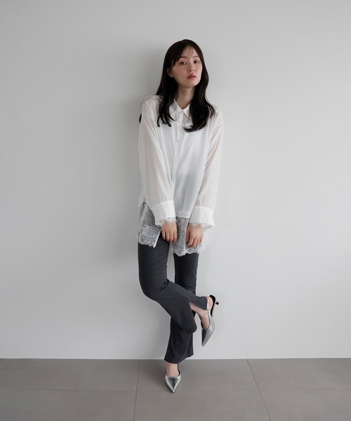 AMUU. PRECIEUSE（アムープレシューズ）の「レースドッキングチュニックシャツ（シャツ/ブラウス・レディース・オフホワイト/ブルー/ブラック・FREE）」の6枚目の写真