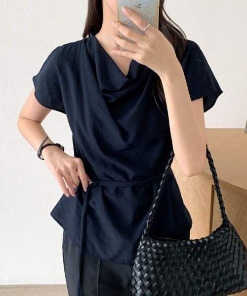 FAVORITO(ファヴォリート)の「ドレープカラートップス(その他トップス・レディース・ネイビー/ベージュ・F)」の19枚目の写真