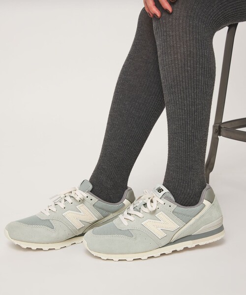NEW BALANCE(ニューバランス)の「<New Balance>996 スニーカー / W9962SB(スニーカー・レディース・ライトグレー・24.5cm/22.5cm/23.5cm/24cm/23cm/25cm)」の1枚目の写真