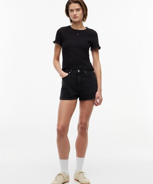 tommy jeans（トミー ジーンズ）の「ホットパンツ（デニムパンツ・レディース・ブラック・25inch/26inch/27inch）」の2枚目の写真