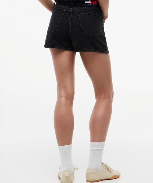 tommy jeans（トミー ジーンズ）の「ホットパンツ（デニムパンツ・レディース・ブラック・25inch/26inch/27inch）」の4枚目の写真