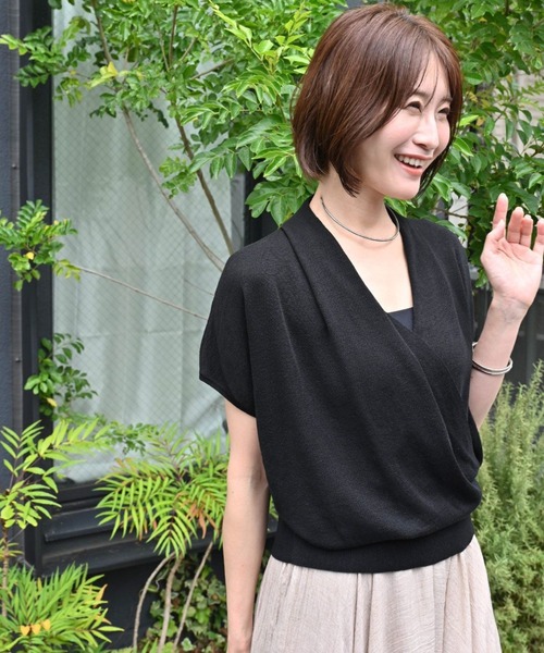 Ehre style(エーレスタイル)の「首元を変える印象まで変わるお仕事トップス(ニット/セーター・レディース・ホワイト/ブラック/ブルー/ライトグリーン系1・FREE)」の2枚目の写真