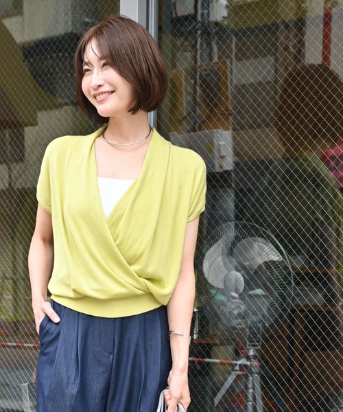 Ehre style(エーレスタイル)の「首元を変える印象まで変わるお仕事トップス(ニット/セーター・レディース・ホワイト/ブラック/ブルー/ライトグリーン系1・FREE)」の5枚目の写真