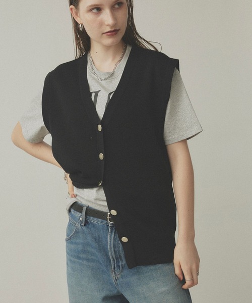 uchi.（ウチ）の「ゴールド釦ルーズニットベスト（ニット/セーター・レディース・ブラウン/ブラック・FREE）」の21枚目の写真
