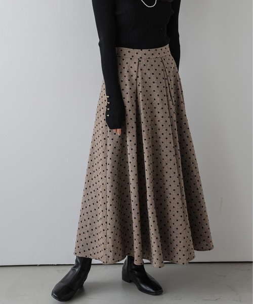 AMELY(エミリー)の「ドット柄 Aライン ツイード調プリーツスカート(スカート・レディース・ブラウン/グレー・フリー)」の2枚目の写真
