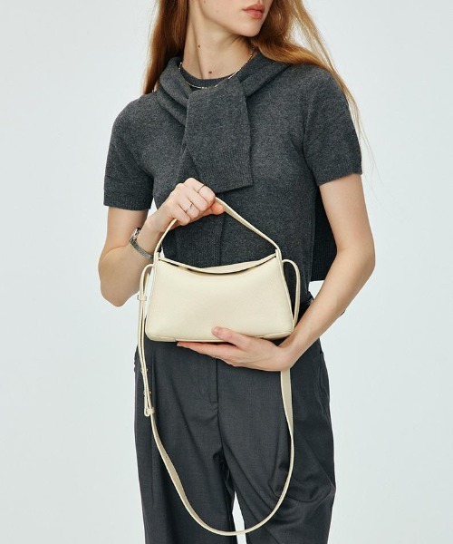 NiiNa(ニーナ)の「【 NiiNa / ニーナ 】高品質レザー2WAYミニハンドバッグ(ハンドバッグ・レディース・ブラック・FREE)」の15枚目の写真