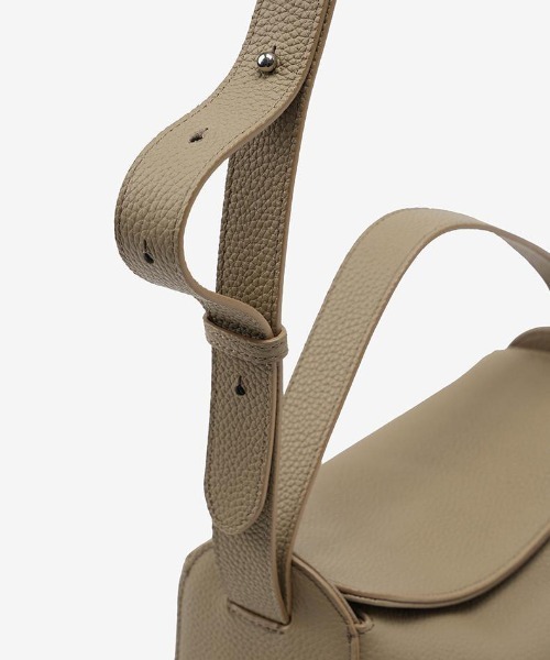 NiiNa(ニーナ)の「【 NiiNa / ニーナ 】高品質レザー2WAYミニハンドバッグ(ハンドバッグ・レディース・ブラック・FREE)」の11枚目の写真