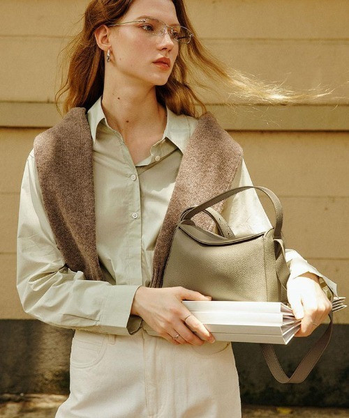 NiiNa(ニーナ)の「【 NiiNa / ニーナ 】高品質レザー2WAYミニハンドバッグ(ハンドバッグ・レディース・ブラック・FREE)」の9枚目の写真