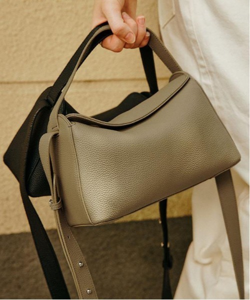 NiiNa(ニーナ)の「【 NiiNa / ニーナ 】高品質レザー2WAYミニハンドバッグ(ハンドバッグ・レディース・ブラック・FREE)」の8枚目の写真