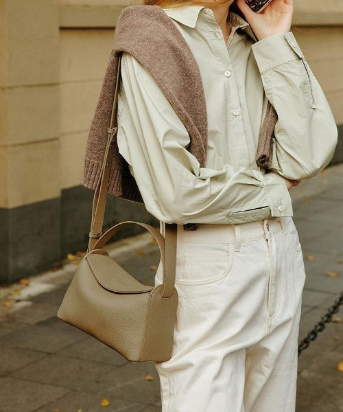 NiiNa(ニーナ)の「【 NiiNa / ニーナ 】高品質レザー2WAYミニハンドバッグ(ハンドバッグ・レディース・ブラック・FREE)」の6枚目の写真