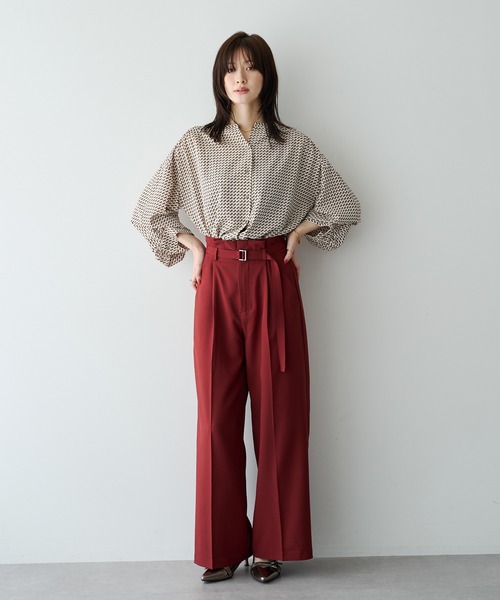 YECCA VECCA(イェッカヴェッカ)の「2wayボリューム袖ジオメ柄ブラウス(シャツ/ブラウス・レディース・ネイビー/アイボリー・FREE)」の6枚目の写真