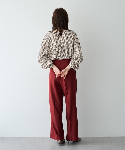 YECCA VECCA(イェッカヴェッカ)の「2wayボリューム袖ジオメ柄ブラウス(シャツ/ブラウス・レディース・ネイビー/アイボリー・FREE)」の9枚目の写真