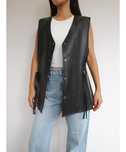 TRUNC(トランクエイティーエイト)の「V Neck Eco Leather Flared Vest(その他アウター・レディース・ブラック/ブラウン・FREE)」の1枚目の写真