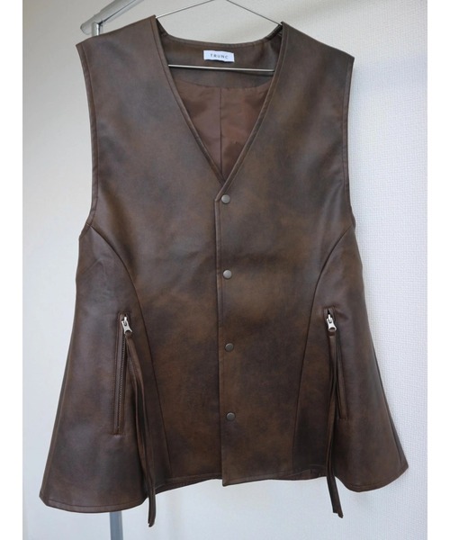 TRUNC(トランクエイティーエイト)の「V Neck Eco Leather Flared Vest(その他アウター・レディース・ブラック/ブラウン・FREE)」の21枚目の写真