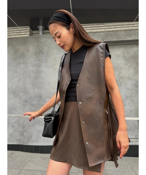 TRUNC(トランクエイティーエイト)の「V Neck Eco Leather Flared Vest(その他アウター・レディース・ブラック/ブラウン・FREE)」の13枚目の写真