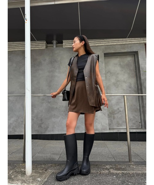 TRUNC(トランクエイティーエイト)の「V Neck Eco Leather Flared Vest(その他アウター・レディース・ブラック/ブラウン・FREE)」の14枚目の写真