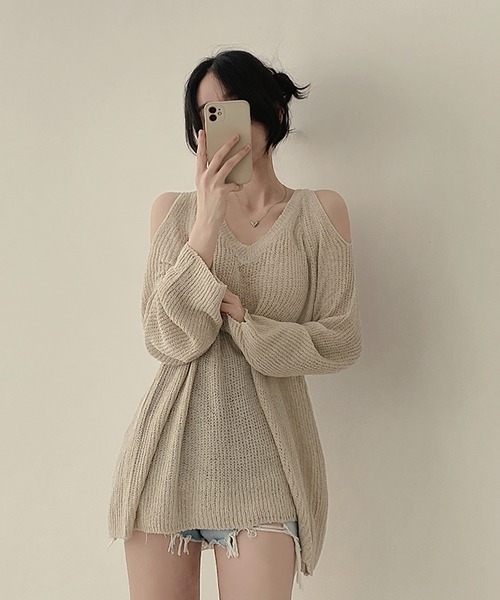 Girly Doll(ガーリードール)の「Vネックオフショルリブニット(ニット/セーター・レディース・ベージュ/ブラック/グリーン・FREE)」の10枚目の写真