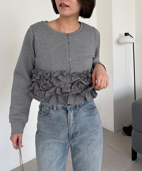 CAPRICIEUX LE'MAGE(カプリシューレマージュ)の「ドッキングフリルダンボールカーディガン(Tシャツ/カットソー・レディース・ブラウン/グレー/オフホワイト・FREE)」の3枚目の写真