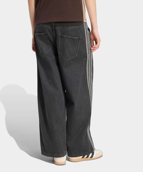 adidas(アディダス)の「スタジアム ウォッシュ デニム ルーズフィット パンツ / アディダス adidas(デニムパンツ・レディース・ブラック・XX-LARGE/SMALL/X-SMALL/X-LARGE/MEDIUM/LARGE)」の2枚目の写真