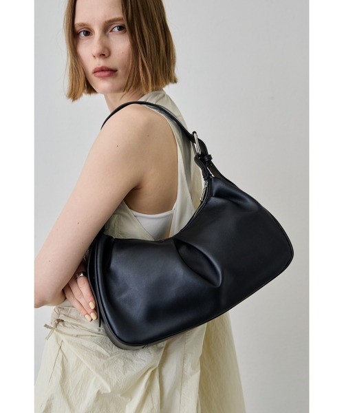 un/neu(アンノイ)の「ワンタックワイドハンドルバッグ / フェイクレザーショルダーバッグ / 500mlペットボトル収納可能(ハンドバッグ・レディース・ブラック・FREE)」の4枚目の写真