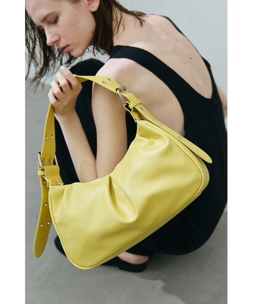 un/neu(アンノイ)の「ワンタックワイドハンドルバッグ / フェイクレザーショルダーバッグ / 500mlペットボトル収納可能(ハンドバッグ・レディース・ブラック・FREE)」の15枚目の写真