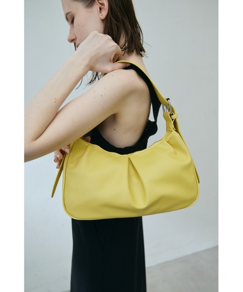 un/neu(アンノイ)の「ワンタックワイドハンドルバッグ / フェイクレザーショルダーバッグ / 500mlペットボトル収納可能(ハンドバッグ・レディース・ブラック・FREE)」の16枚目の写真