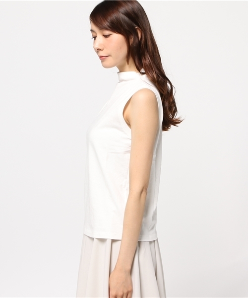 NATURAL BEAUTY BASIC（ナチュラルビューティーベーシック）の「強撚ボトルネックノースリプルオーバー（Tシャツ/カットソー・レディース・ブラック/ホワイト系その他/ブラウン・MEDIUM）」の5枚目の写真