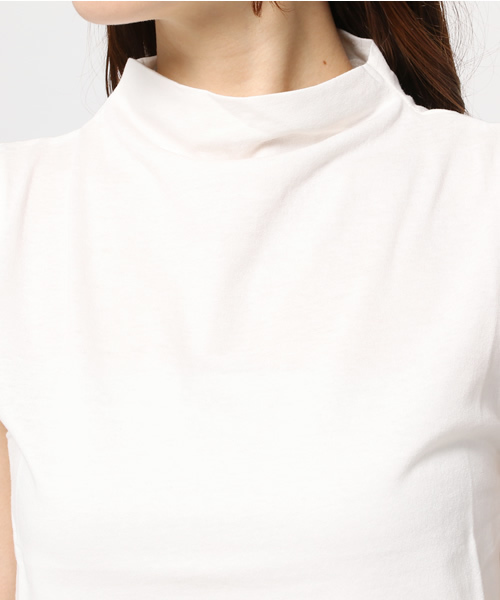 NATURAL BEAUTY BASIC（ナチュラルビューティーベーシック）の「強撚ボトルネックノースリプルオーバー（Tシャツ/カットソー・レディース・ブラック/ホワイト系その他/ブラウン・MEDIUM）」の7枚目の写真