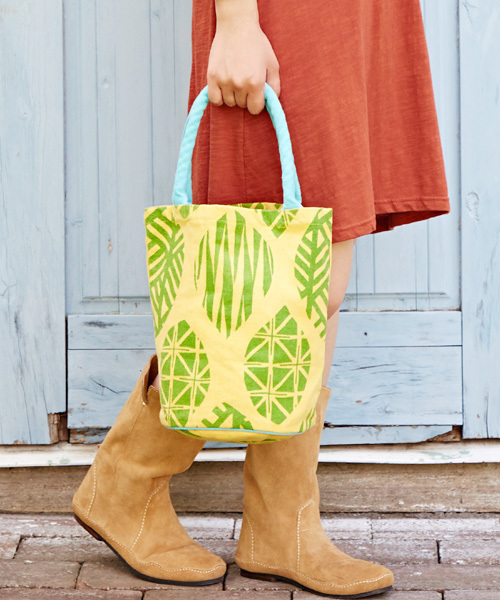 チャイハネ（チャイハネ）の「【チャイハネ】フォークロアプリント バケツバッグ（トートバッグ・レディース・ブラック/ターコイズブルー/イエロー/ピンク/ホワイト/オレンジ/マスタード/オフホワイト/パープル/グリーン・FREE）」の8枚目の写真