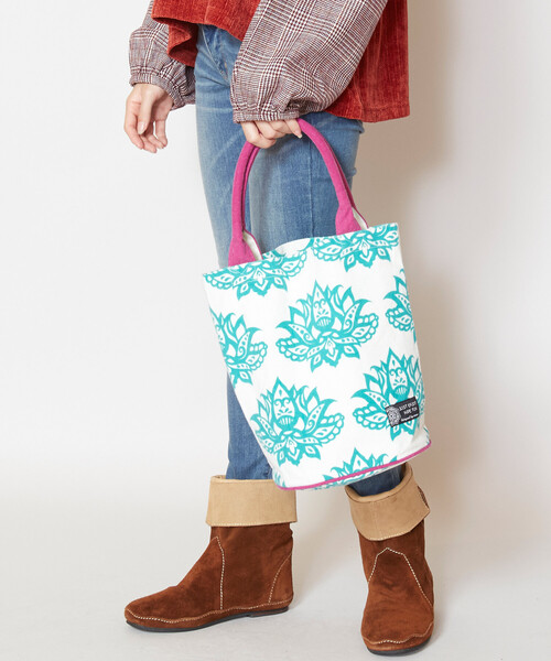 チャイハネ（チャイハネ）の「【チャイハネ】フォークロアプリント バケツバッグ（トートバッグ・レディース・ブラック/ターコイズブルー/イエロー/ピンク/ホワイト/オレンジ/マスタード/オフホワイト/パープル/グリーン・FREE）」の14枚目の写真