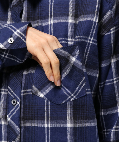 VENCEEXCHANGE(ヴァンスエクスチェンジ)の「ネルチェック刺繍シャツ (シャツ/ブラウス・レディース・ネイビー/レッド・MEDIUM)」の8枚目の写真