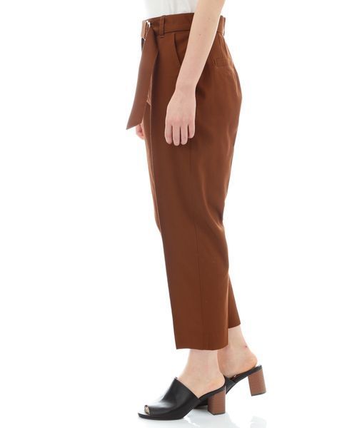 NATURAL BEAUTY BASIC（ナチュラルビューティーベーシック）の「センタータックペグパンツ（その他パンツ・レディース・ブラウン/カーキ・MEDIUM/SMALL/X-SMALL）」の10枚目の写真