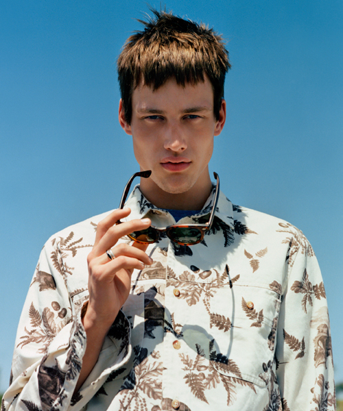 TOPMAN（トップマン）の「BROWN RETRO SUNGLASSES（サングラス・メンズ・ダークブラウン・ONE SIZE）」の12枚目の写真