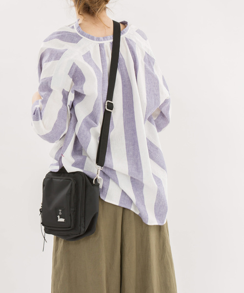 nop de nod（ノップドゥノッド）の「Carre ショルダーS（ショルダーバッグ・レディース・ブラック/レッド/ネイビー/オフホワイト・8）」の10枚目の写真