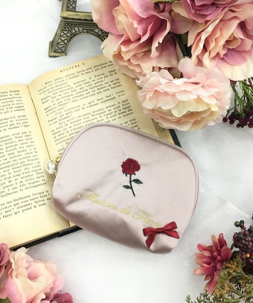 Maison de FLEUR（メゾンドフルール）の「・ローズ刺繍ティッシュ