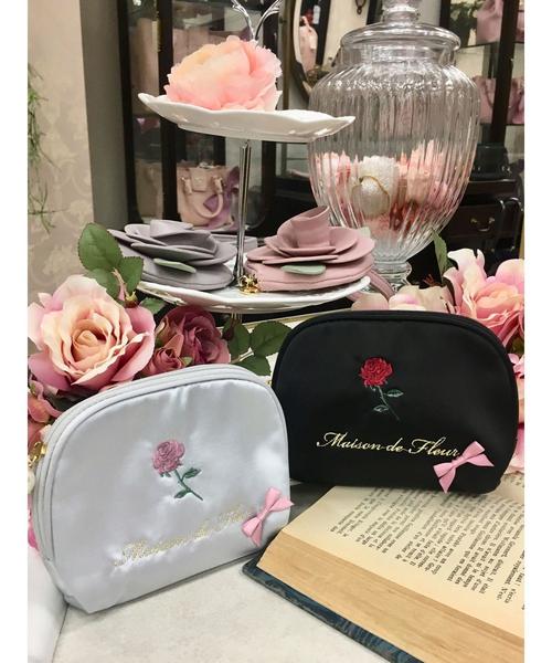 Maison de FLEUR（メゾンドフルール）の「・ローズ刺繍ティッシュ