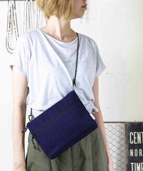 knock through abstraction(ノックスルーアブストラクション)の「【knock through abstraction/ノックスルーアブストラクション】X-filament sacoche/クロスフィラメントサコッシュ(ショルダーバッグ・レディース・オレンジ/オリーブ/ブルー/ネイビー/パープル/ブラック・FREE)」の3枚目の写真